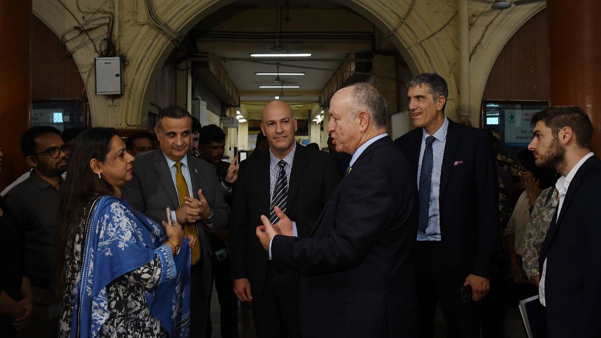 Yaakov Blitshtein, Director General of Foreign Affairs of Israel at JJ hospital